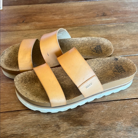 Reef Tan Sandals - Picture 1 of 4